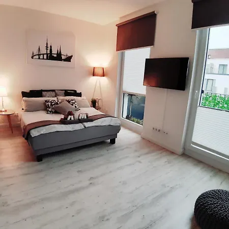Zimmer Mit Balkon, Hamburg City